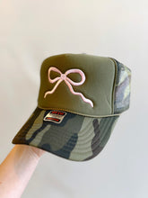 Load image into Gallery viewer, Bow Trucker - Camo