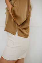 Load image into Gallery viewer, Saylor Off White Shorts