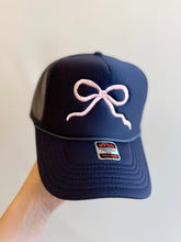 Load image into Gallery viewer, Bow Trucker - Navy