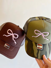 Load image into Gallery viewer, Bow Trucker - Camo
